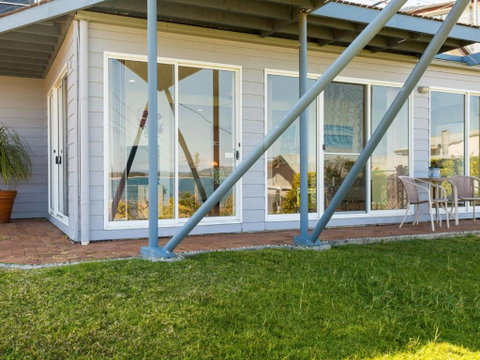 Alexandra Suite Gerroa - Accommodation Gladstone 2