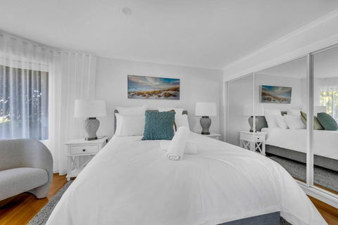 All About The View - Accommodation Gladstone 4