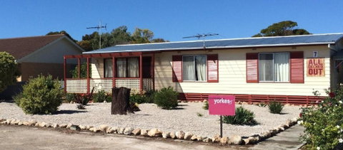 All Decked Out In Edithburgh - Accommodation Gladstone 0