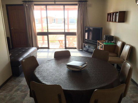 All Decked Out In Edithburgh - Accommodation Gladstone 3