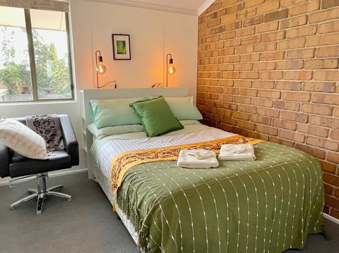 Aloha Adelaide - Accommodation Gladstone 1