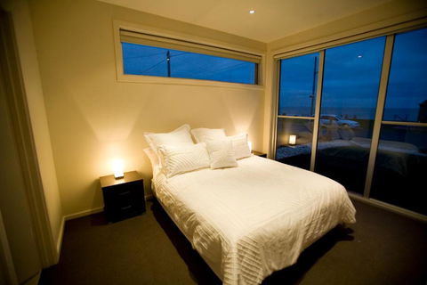 Aloha Beachfront Port Fairy - Accommodation Gladstone 3