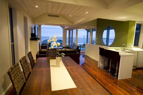 Aloha Beachfront Port Fairy - Accommodation Gladstone 1