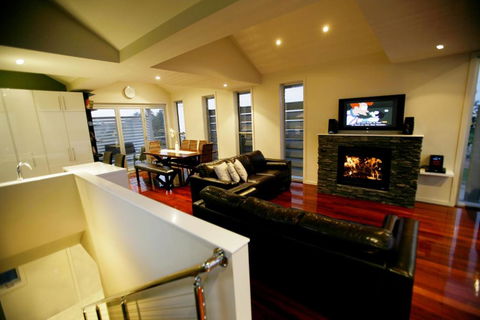 Aloha Beachfront Port Fairy - Accommodation Gladstone 2