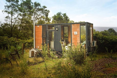 Alpaca Tiny House With Vineyard Lakeside By Tiny Away - Accommodation Gladstone 0