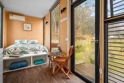 Alpaca Tiny House With Vineyard Lakeside By Tiny Away - Accommodation Gladstone 3