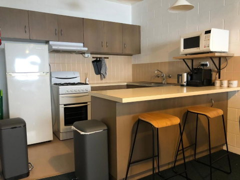 Alpine Cabin- Spa/Pool/Sauna - Accommodation Gladstone 4