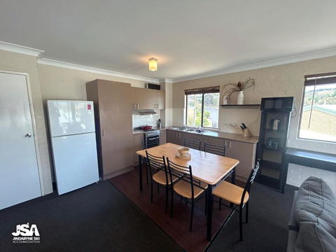 Alpine Mountain View 44 - Accommodation Gladstone 2
