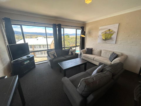 Alpine Mountain View 44 - Accommodation Gladstone 3