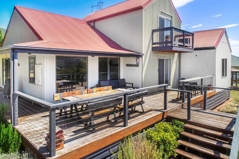 Alpine Twin Heights - Accommodation Gladstone 2