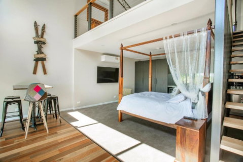 Altitude221 - Accommodation Gladstone 2