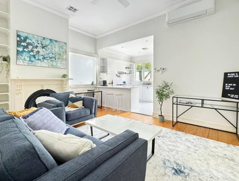Amazing Albert Park - Accommodation Gladstone 0