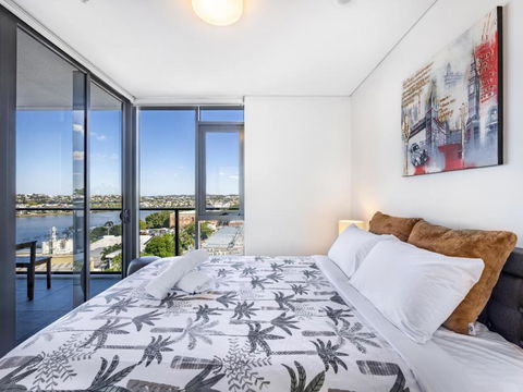 Amazing Cityview Glamourous 2BR Apt W Parkpool - Accommodation Gladstone 2