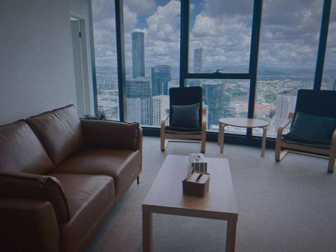 Amazing Views 60th Level Skytower 3 Bedrooms - Accommodation Gladstone 1
