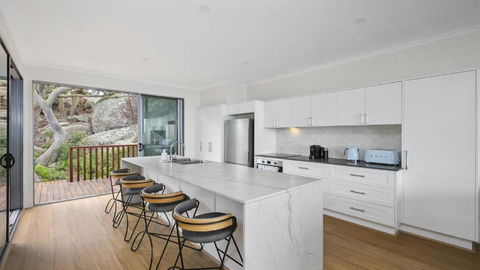 Amazing Views, Stunning Beaches And Beautiful Bushwalks - Accommodation Gladstone 2