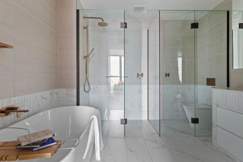 An Astonishing 3BR Apt At Sapphire By The Gardens - Accommodation Gladstone 2