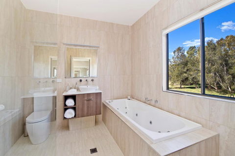 Ana Mandara Luxury Retreat - Accommodation Gladstone 4