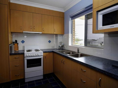 Anchorage 7 - Accommodation Gladstone 2