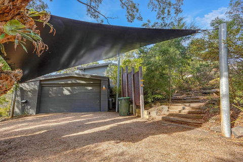 Anchorage Views - Accommodation Gladstone 4