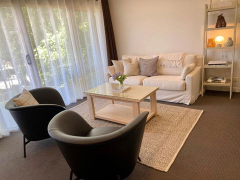 Angaston Mews Apartments - Accommodation Gladstone 0