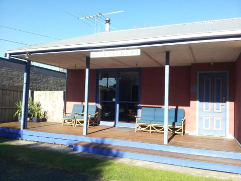 Anglesea Backpackers - Accommodation Gladstone 1