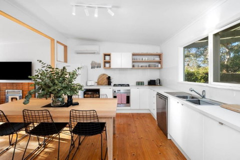 Anglesea Beach House 2 - Accommodation Gladstone 1