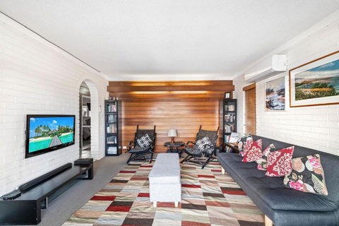 Anjuna, 2 Bedroom Apartment On Canal - Accommodation Gladstone 4