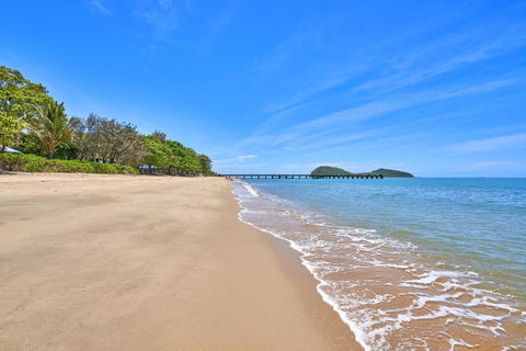 Alassio Beachfront Apartments Palm Cove - Accommodation Gladstone 4
