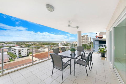 Alta Vista - City View Oasis In The Heart Of Darwin - Accommodation Gladstone 2
