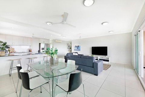 Alta Vista - City View Oasis In The Heart Of Darwin - Accommodation Gladstone 3