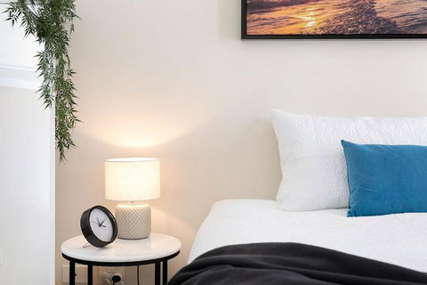 Amazing River View - 3 Bedroom Apartment - Brisbane CBD - Netflix - Fast Wifi - Carpark - Accommodation Gladstone 4