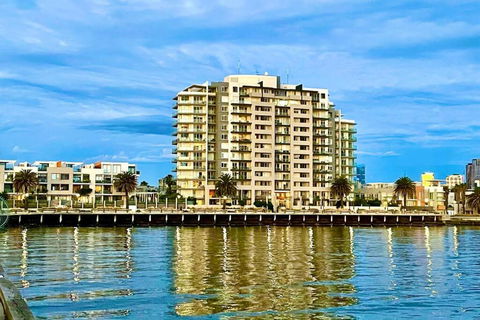 Amzing Ocean View Spacious Three Bedrooms Apartment Port Melbourne - Accommodation Gladstone 3