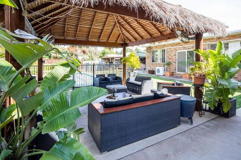 Apartment Bali Style With Pool And Fire Pits - Accommodation Gladstone 0