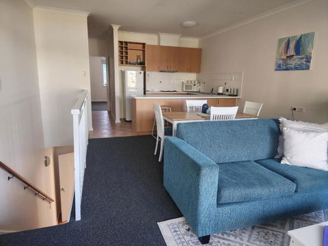 Apartment In Apollo Quays Resort With Shared Jetty - Accommodation Gladstone 3