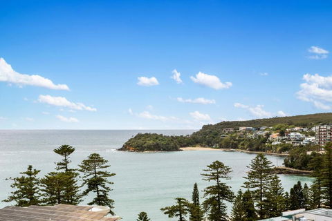 Apartment With Pool Access A Minute To The Beach - Accommodation Gladstone 0