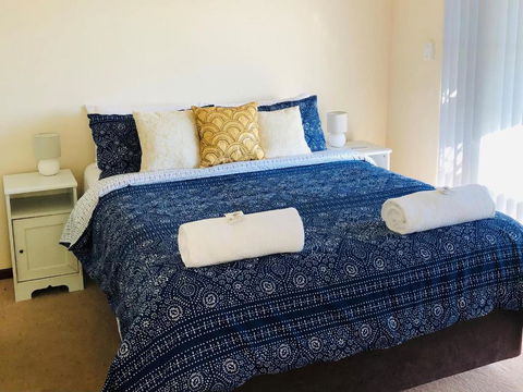 API Preston Beach Front Apartments - Accommodation Gladstone 3