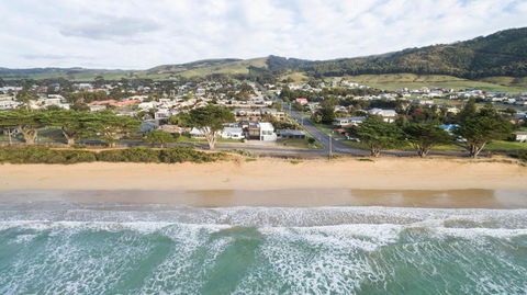 Apollo Bay Beach House - Accommodation Gladstone 1