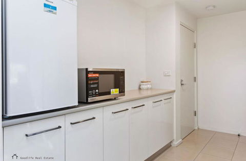 Apollo Blue Oceanview Unit 1- B Free WIFI - Accommodation Gladstone 3