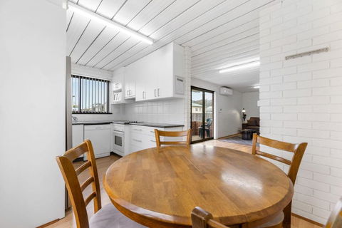 Apollo Unit 25 Ground Floor - Accommodation Gladstone 4