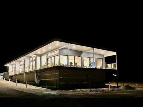 Apt02-The SS James Comrie - Accommodation Gladstone 4
