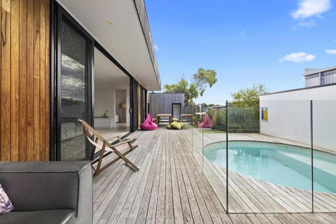 Aqua Luna - Stylish Retreat By Koonya Ocean Beach - Accommodation Gladstone 0