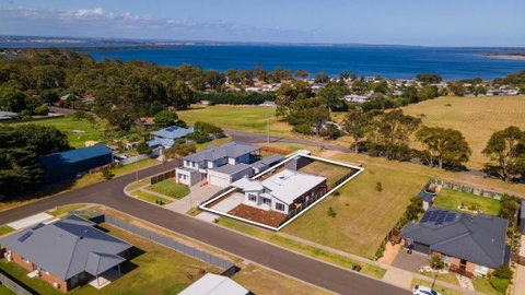 Aqua Views - Accommodation Gladstone 1