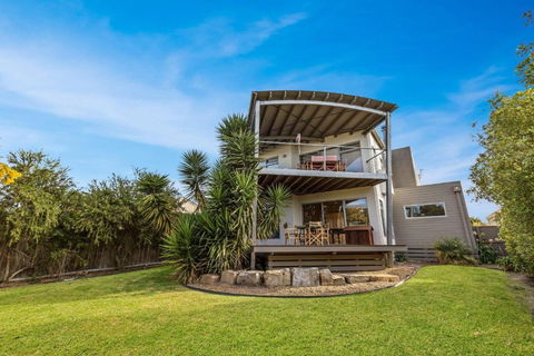 Aqua Vista - Accommodation Gladstone 3