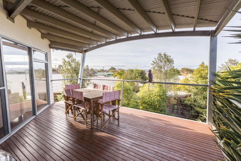 Aqua Vista - Accommodation Gladstone 2