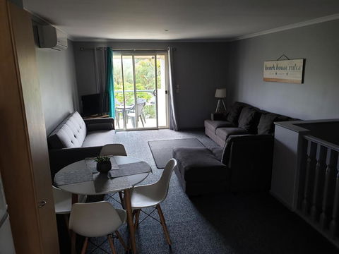 Aqualuna Apartments - Accommodation Gladstone 4