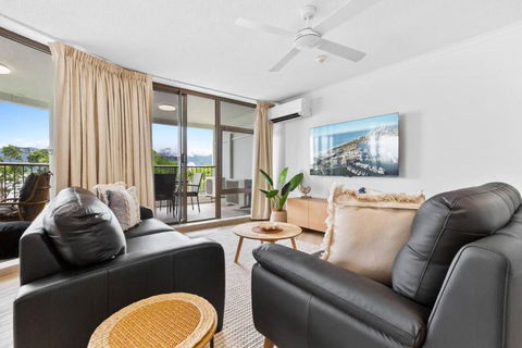 Aquarius Esplanade Retreat - Accommodation Gladstone 4