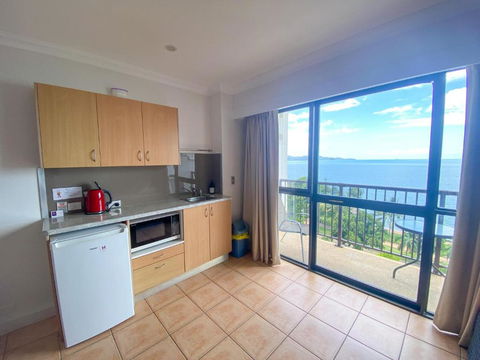 Aquarius 703 - Accommodation Gladstone 2
