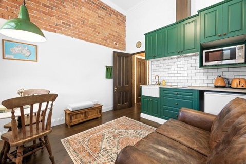 Arapiles Crash Pad - Accommodation Gladstone 2