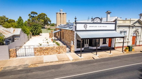 Arapiles Crash Pad - Accommodation Gladstone 1