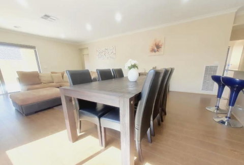 Ararat - Accommodation Gladstone 3